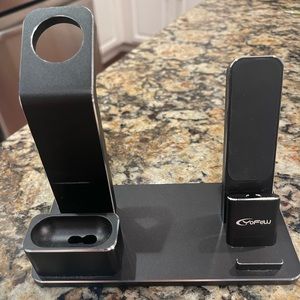 YoFew charging station for multiple Apple devices